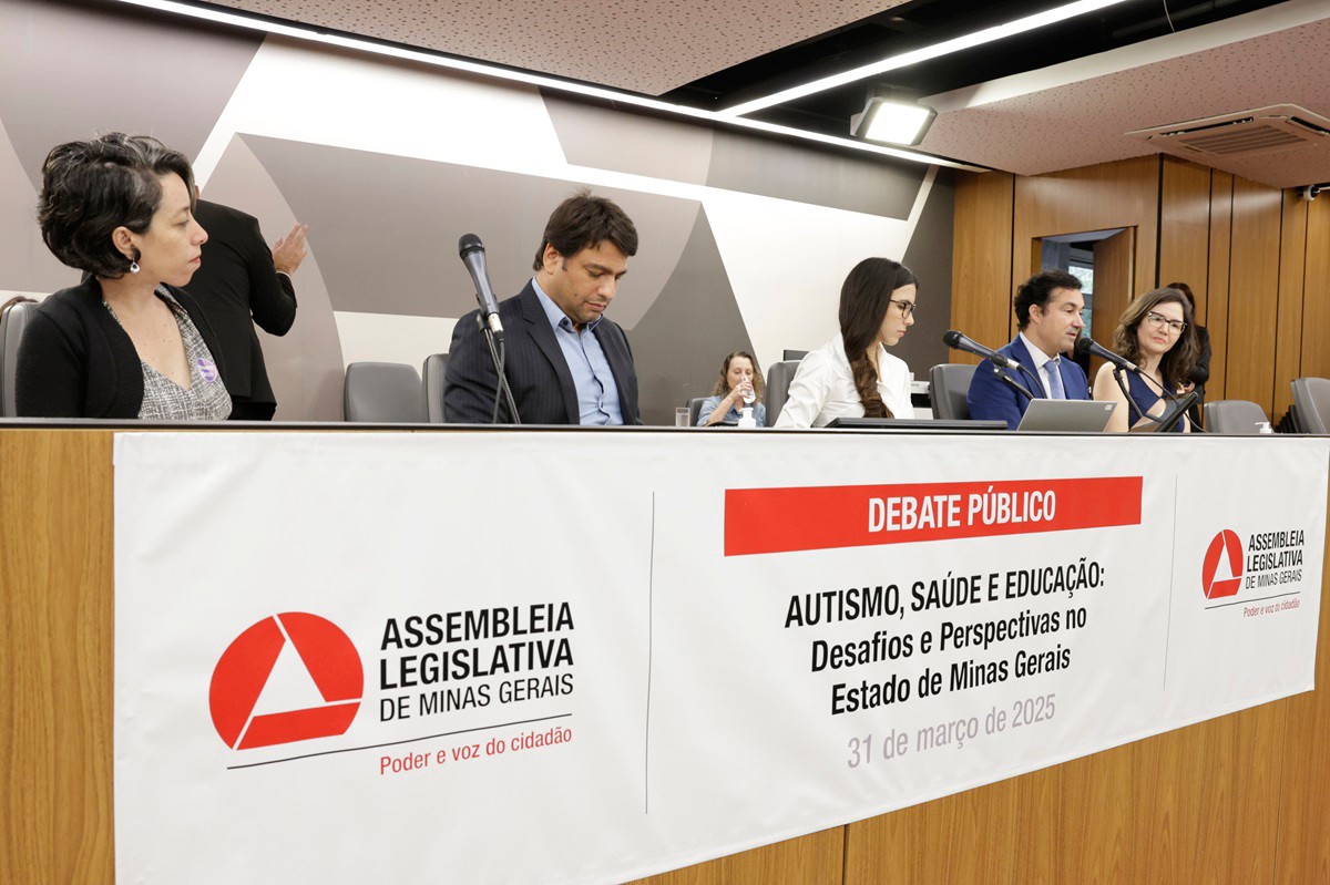 Parlamentares debateram ações de apoio às pessoas do espectro autista em Minas Gerais