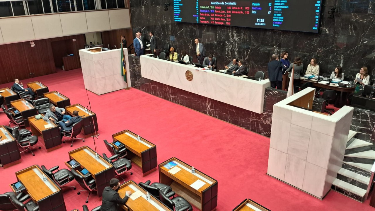 Deputados dizem que presença de Zema no debate do Propag “não faz falta”; governador está em viagem a El Salvador.