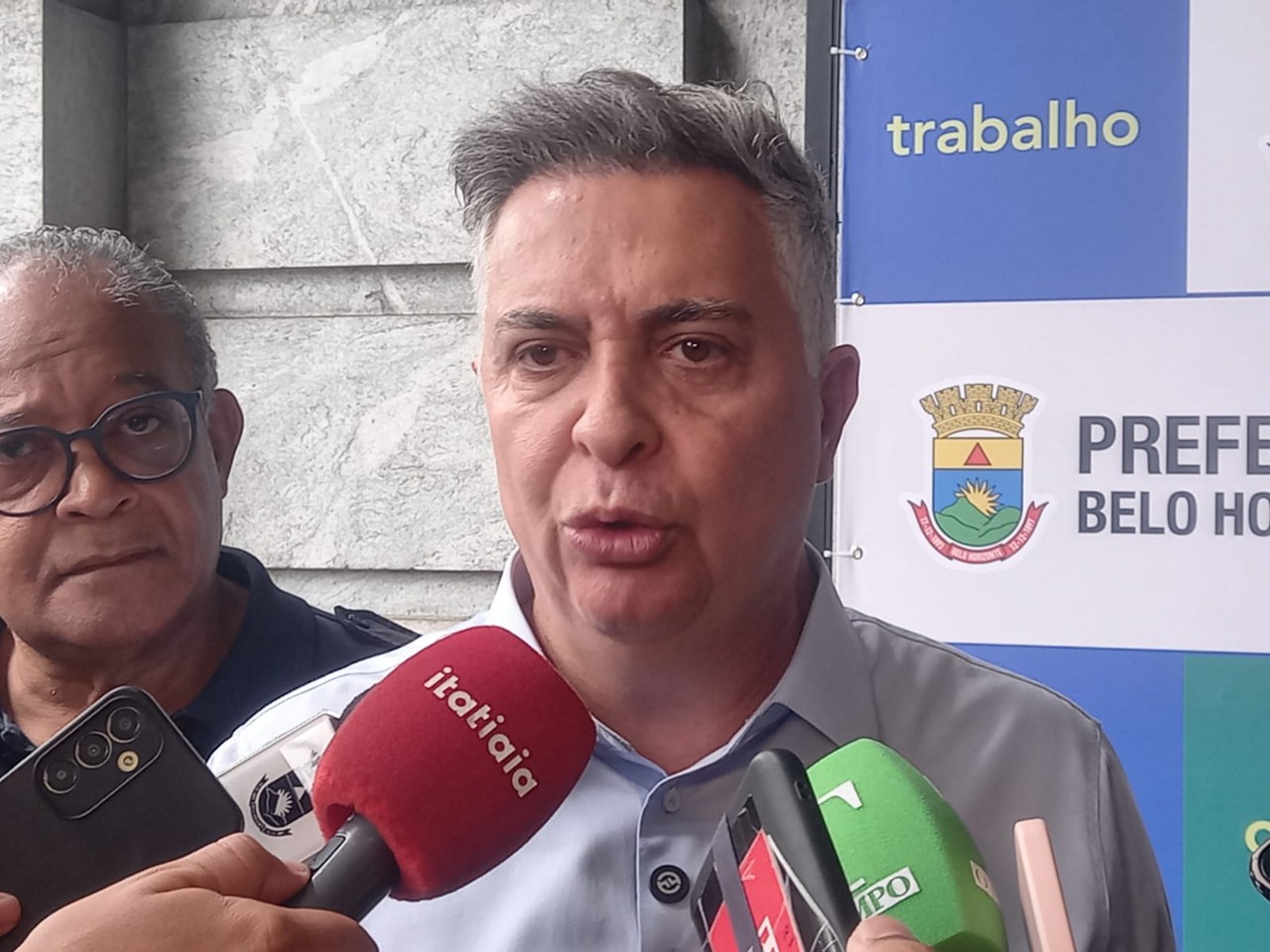 Álvaro Damião participou de evento da prefeitura nesta segunda-feira (24)
