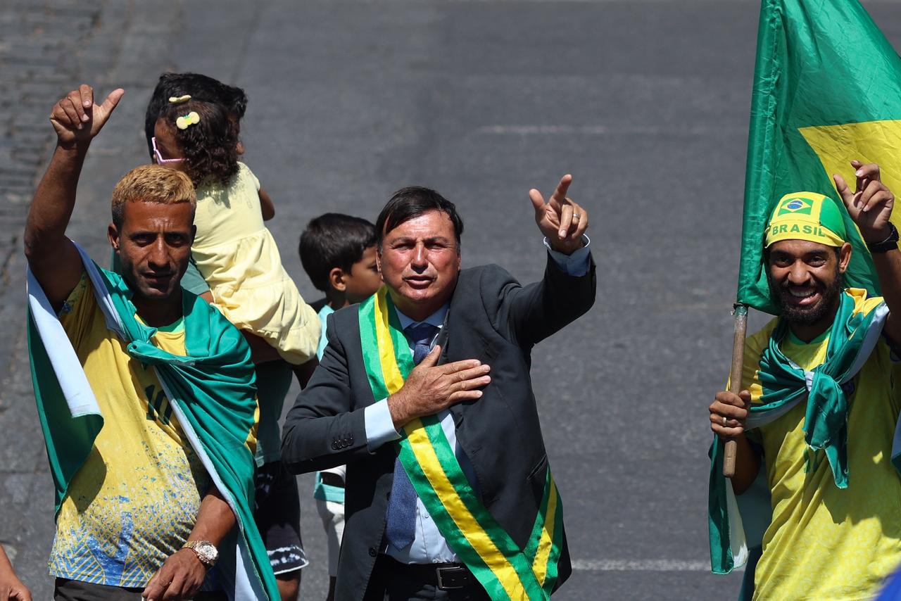 Sósia de Bolsonaro participa de ato na Praça da Libertade, neste 7 de Setembro