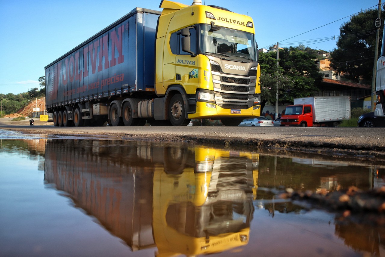Trecho da BR-381 entre Belo Horizonte e Governador Valadares