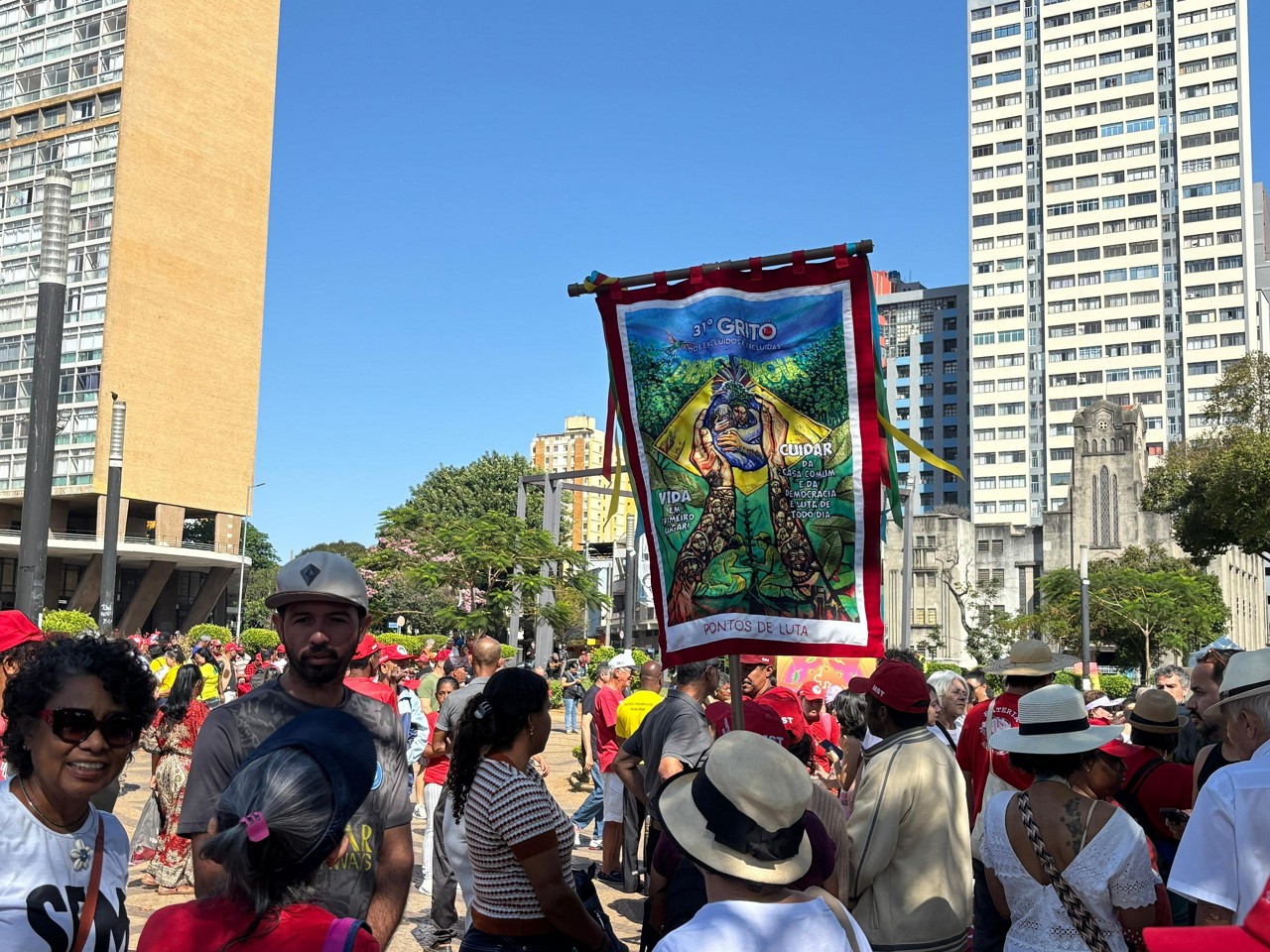 Manifestantes de esquerda ser reúnem em Belo Horizonte neste 7 de setembro