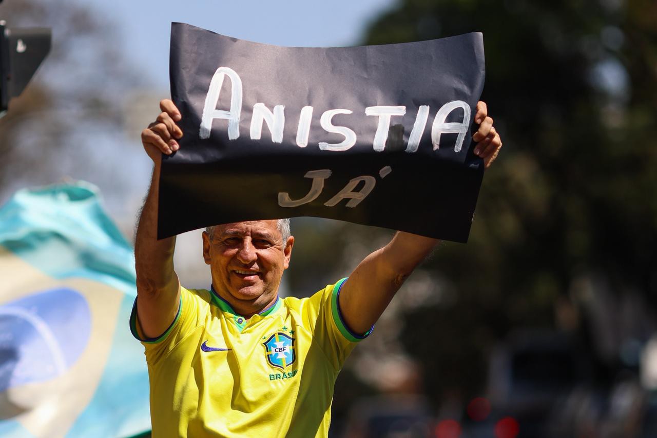 Manifestantes se reúnem na Praça da Liberdade para ato em favor do ex-presidente Jair Bolsonaro (PL)