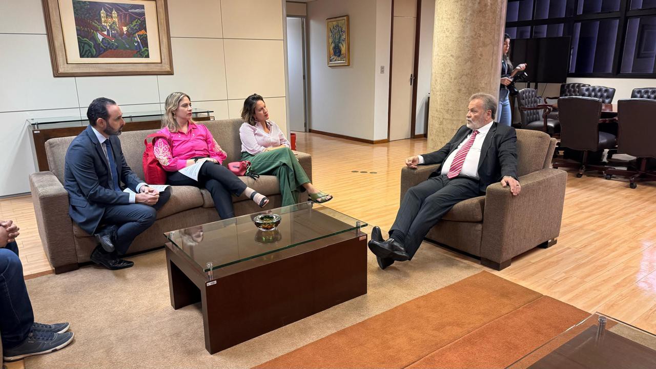 Deputados entregam pedido para que TCE-MG suspenda processo de concessão de rodovias do Vetor Norte de BH