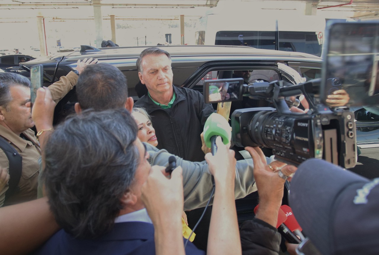 Bolsonaro desembarcou em Belo Horizonte acompanhado do presidente do PL-MG, Domingos Sávio