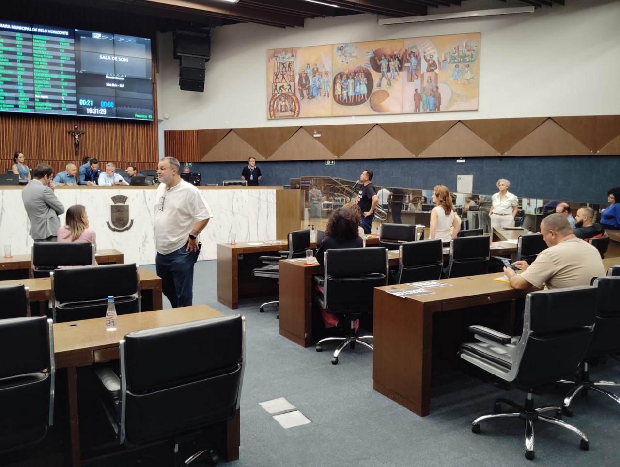  Antes da votação houve bate-boca entre apoiadores do presidente Luiz Inácio Lula da Silva (PT) e do ex-presidente Jair Bolsonaro (PL)