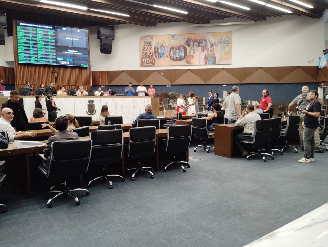 Câmara de Belo Horizonte assiste à apresentação de propostas chamadas de ‘costume’ neste ano
