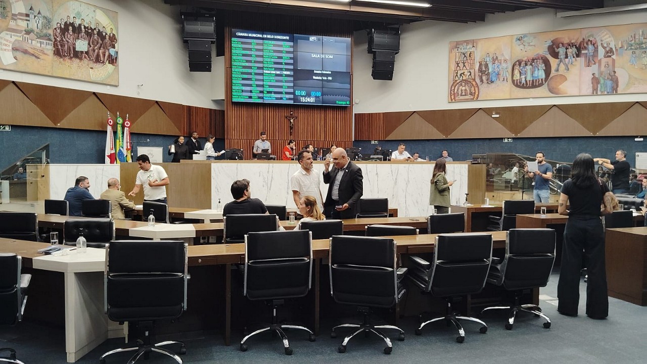 Sessão na Câmara dos Vereadores de Belo Horizonte nesta terça-feira (10 de junho)