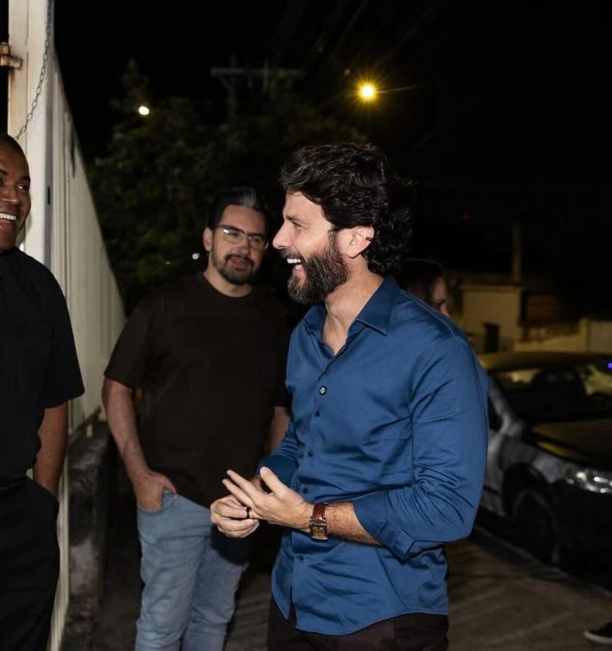 Leonardo Gusmão (ao fundo) é aliado de peso da família de Marcelo Aro, secretário do governo Zema