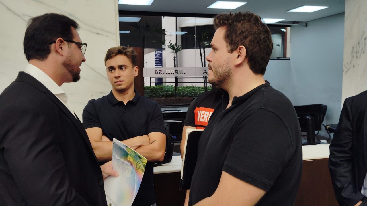 Vereador Pablo Almeida, deputado Nikolas Ferreira e vereador Vile, todos do PL, na CMBH