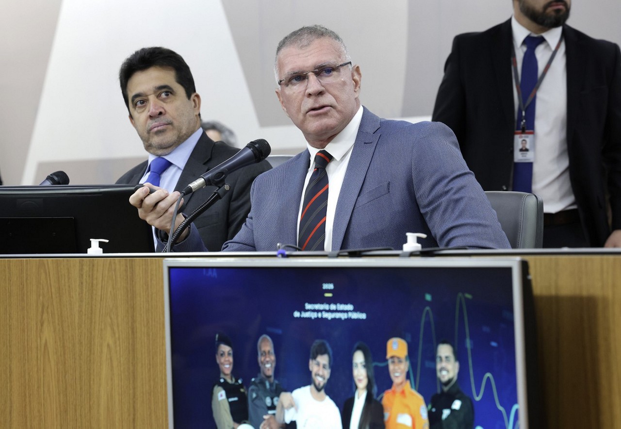 Secretário Rogério Greco abordou ações da pasta voltadas ao servidor, durante Assembleia Fiscaliza
