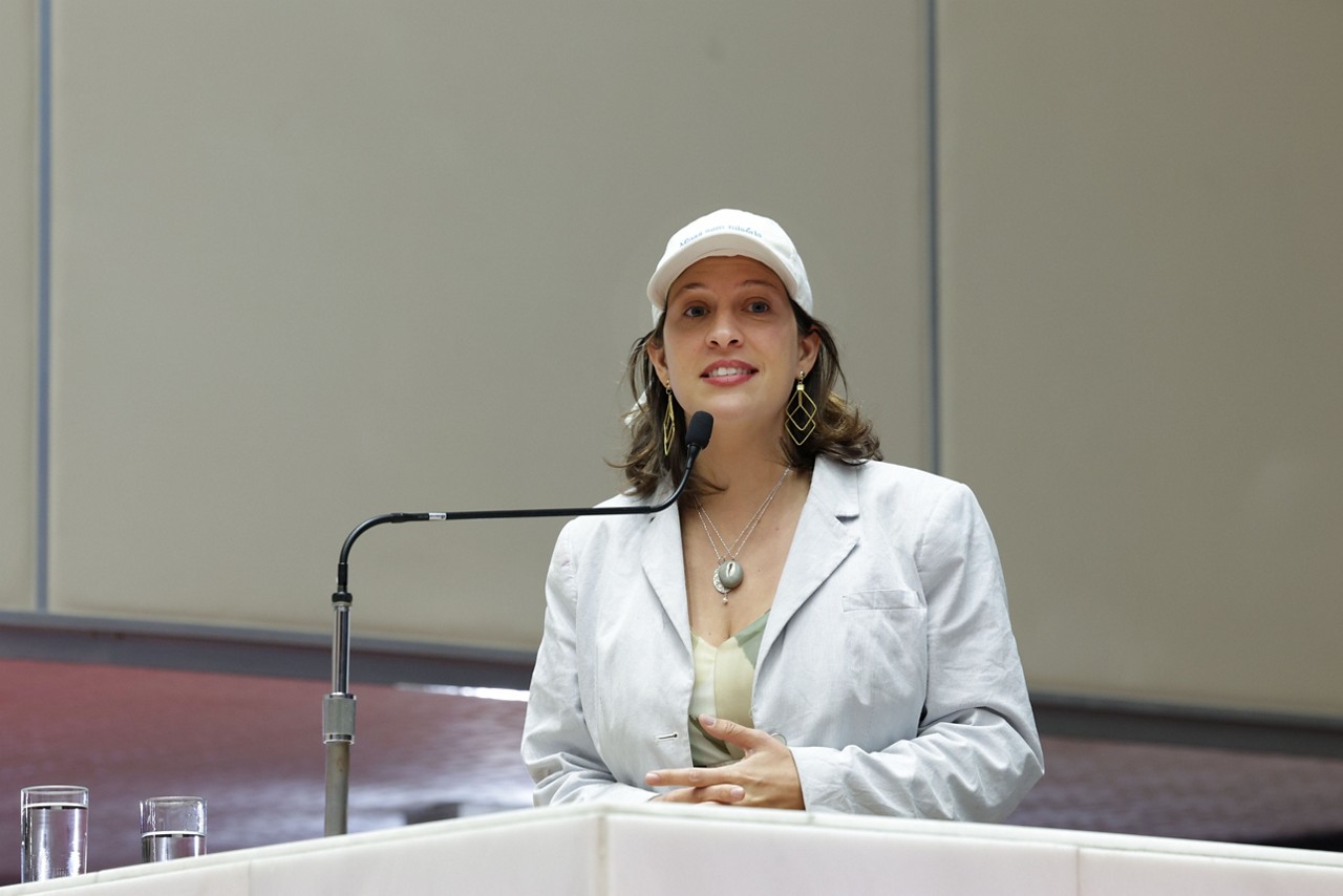 Deputada Bella Gonçalves levantou vários questionamentos sobre interesse do banco