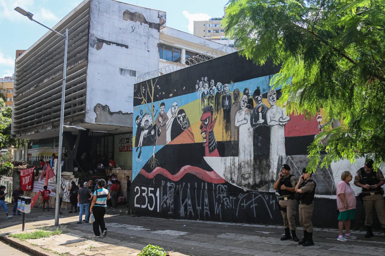 Antigo DOPS é ocupado por movimentos sociais desde abril, que pedem abertura de Memorial dos Direitos Humanos
