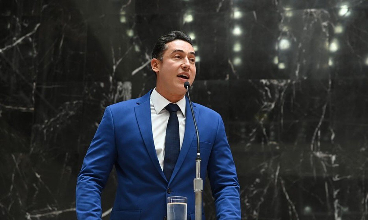 Douglas Melo foi eleito no primeiro turno das eleições de 2024 e está no primeiro mandato como prefeito de Sete Lagoas