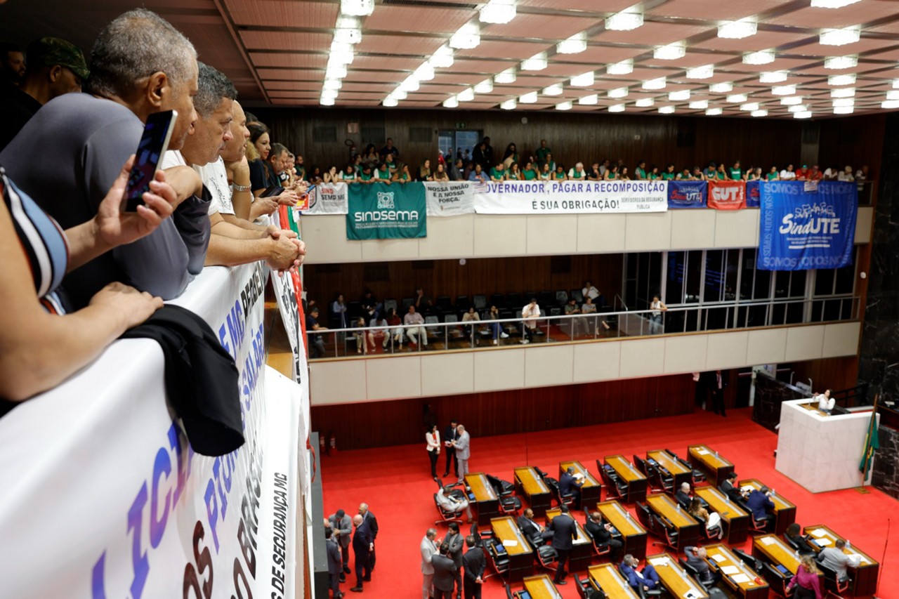 Servidores públicos estaduais de outras carreiras pressionaram deputados da base do governo Romeu Zema (Novo) para aprovar a extensão dos 5,26% ao restante do funcionalismo