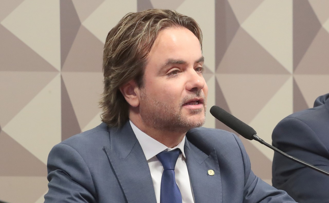 O deputado federal Eros Biondini (PL-MG) busca assinaturas para protocolar a PEC após o retorno do Congresso Nacional na próxima segunda (3 de fevereiro)
