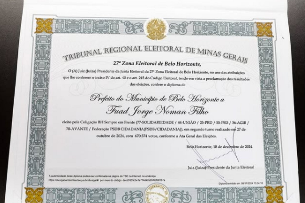 Fuad recebe diploma pela reeleição do TRE-MG