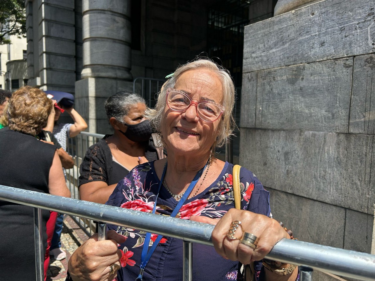 Moradores de Belo Horizonte fazem fila para se despedir de Fuad Noman
