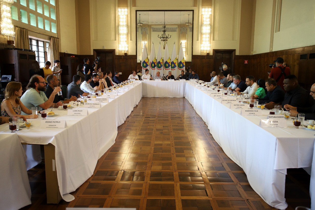 Prefeito Fuad Noman participou de reunião com vereadores eleitos da capital 