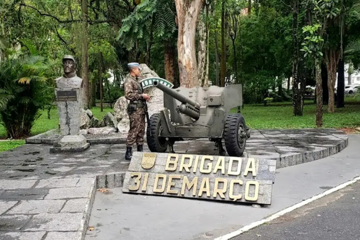 Brigada 31 de março, em Juiz de Fora, fazia homenagem ao golpe militar de 1964