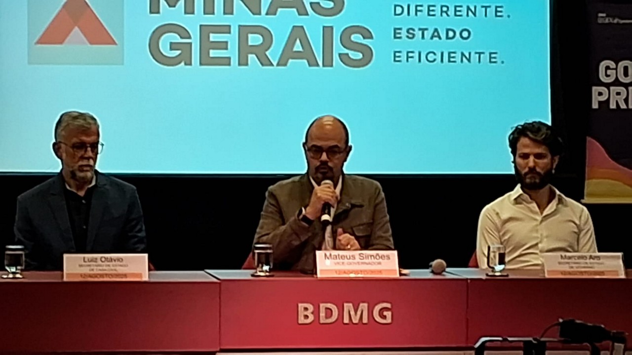 Vice-governador e pré-candidato ao governo de Minas, Mateus Simões concedeu uma coletiva de imprensa nesta terça-feira (12/8)