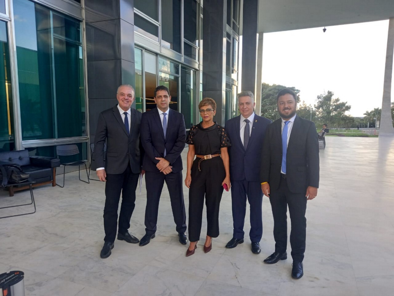 Prefeitos de Uberlândia, Betim, Contagem, Belo Horizonte e Nova Lima se reuniram, em Brasília, com a ministra Cármen Lúcia, do Supremo Tribunal Federal. Na pauta, eles debateram o andamento da ação de inconstitucionalidade contra a lei que alterou a distribuição do ICMS da educação
