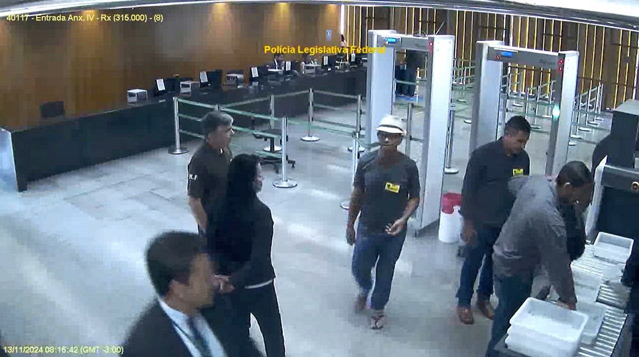 Imagens do circuito interno da Câmara dos Deputados mostram que Francisco Wanderley Luiz circulou por áreas da Casa no dia do atentado. 
