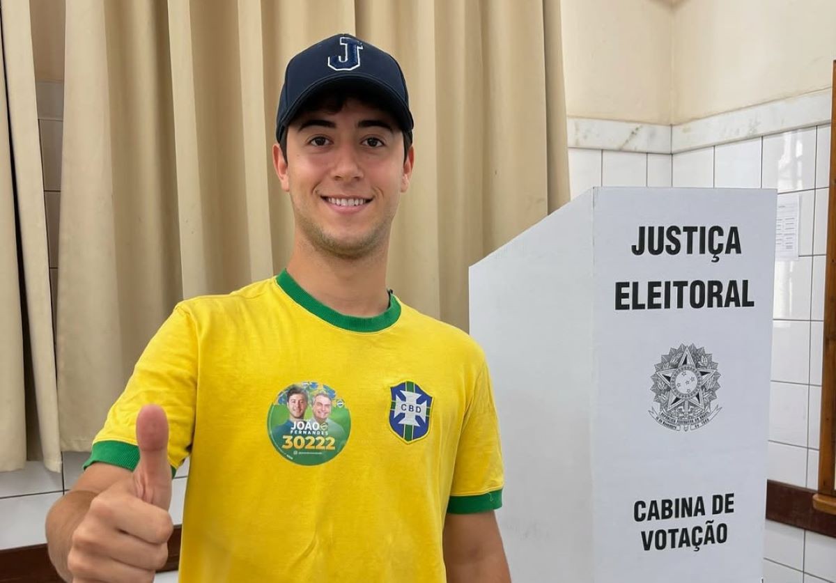 Curiosamente, os dois últimos números do código de urna de João Fernandes, candidato a vereador pelo Novo em 2024, eram “22” - o número do PL