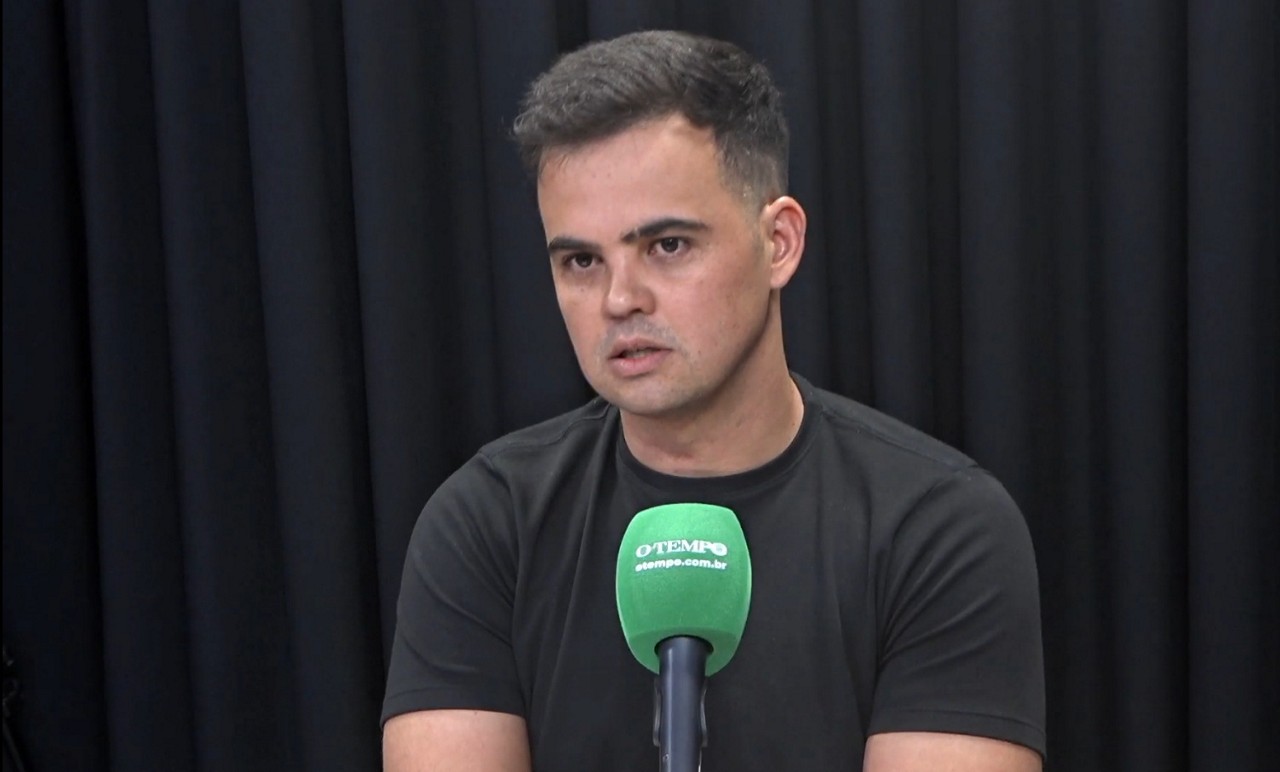 Junio Amaral (PL-MG) afirmou que presidente da Câmara Federal “está do lado dele próprio” e que sua postura é influenciada por temor de retaliações do Supremo Tribunal Federal (STF).
