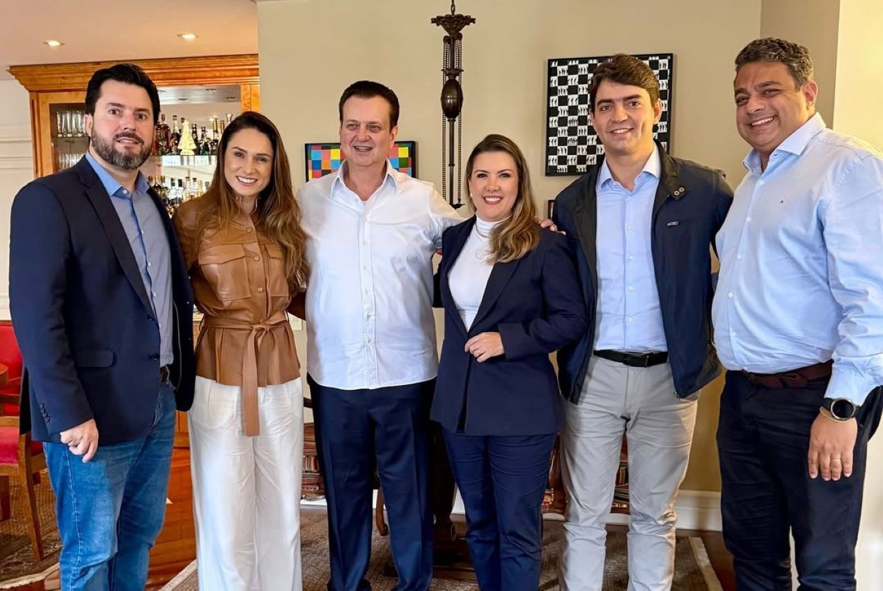 Encontro em São Paulo contou com participação de presidente da AMM, Luís Eduardo Falcão, da deputada estadual Lud Falcão, do presidente nacional do PSD, Gilberto Kassab, da prefeita de Uberaba, Elisa Araújo (PSD), do presidente do PSD em Minas, Cássio Soares, e do prefeito de Poços de Caldas, Paulo Ney (PSDB)