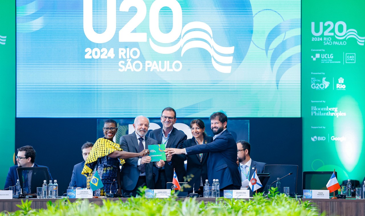 O presidente Luiz Inácio Lula da Silva (PT) durante a sessão de abertura do fórum de prefeitos do G20 neste domingo (17), no Rio de Janeiro