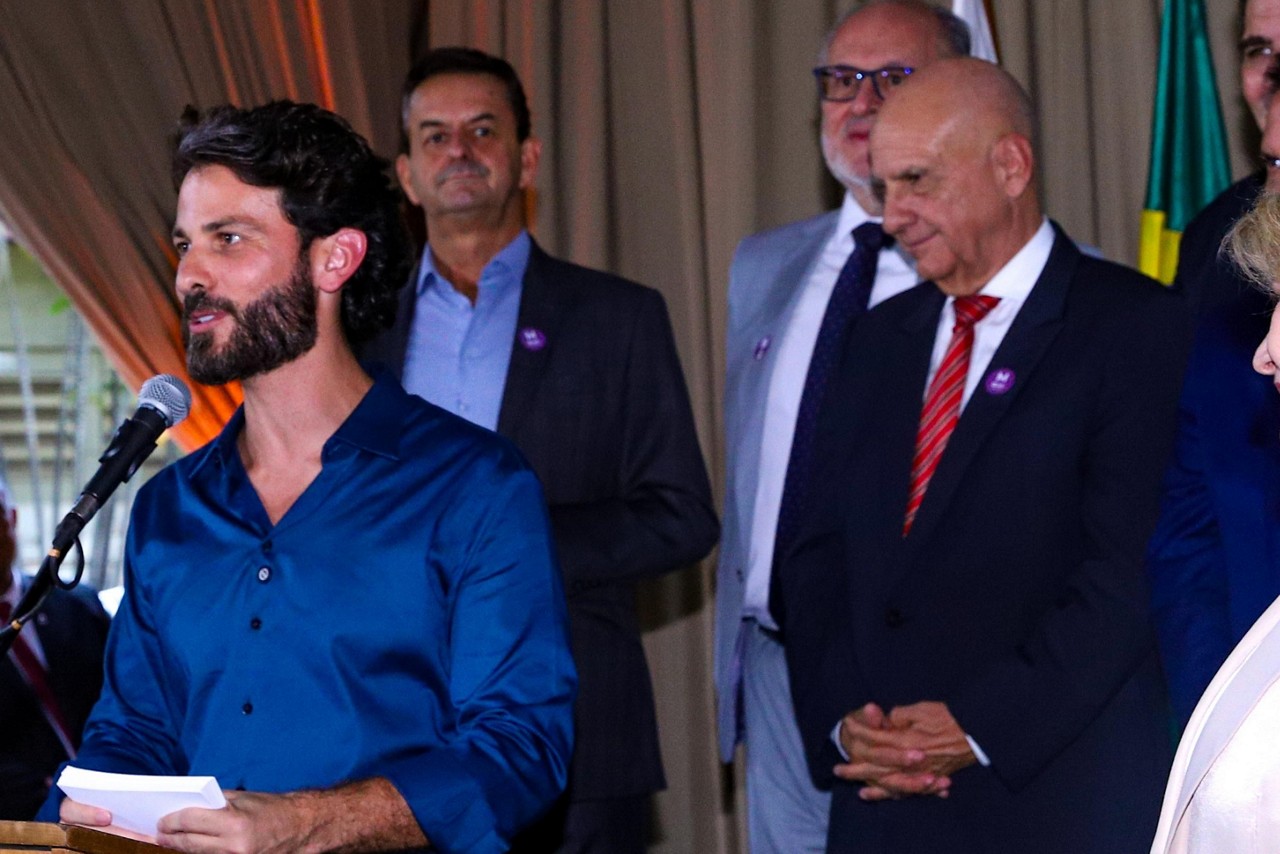 Os deputados Antonio Carlos Arantes (PL), Roberto Andrade (PRD) e Arlen Santiago (Avante) estavam entre os presentes na posse de Marcelo Aro como secretário de Governo nessa quinta-feira (20 de fevereiro)