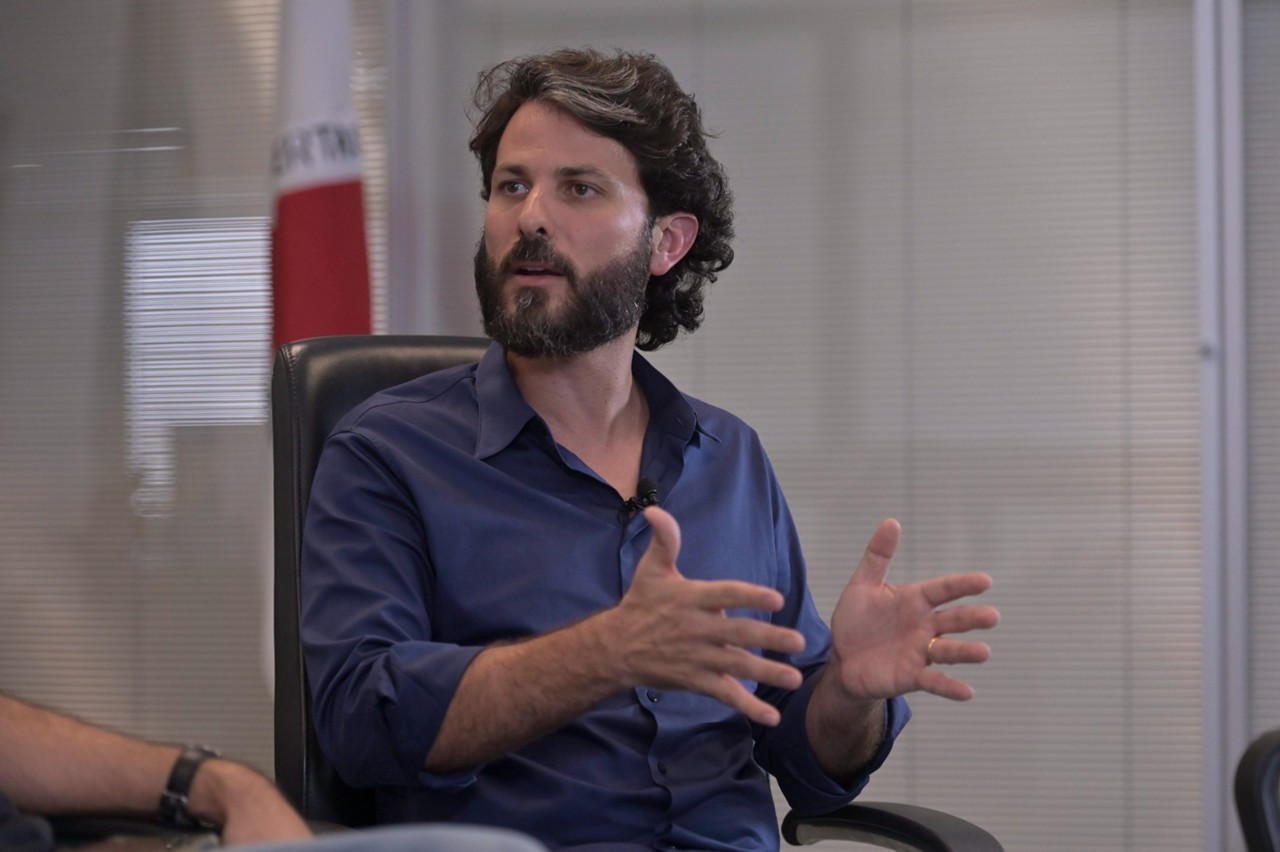 Com a federação União-PP e o Podemos incluídos no cálculo, o secretário Marcelo Aro projeta que o vice-governador Mateus Simões (Novo) teria hoje o maior tempo de rádio e TV
