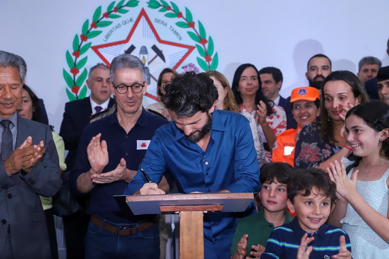 O governador Romeu Zema (Novo) empossou o ex-deputado federal Marcelo Aro (PP) como secretário de Governo nesta quinta-feira (20 de fevereiro), no Palácio da Liberdade