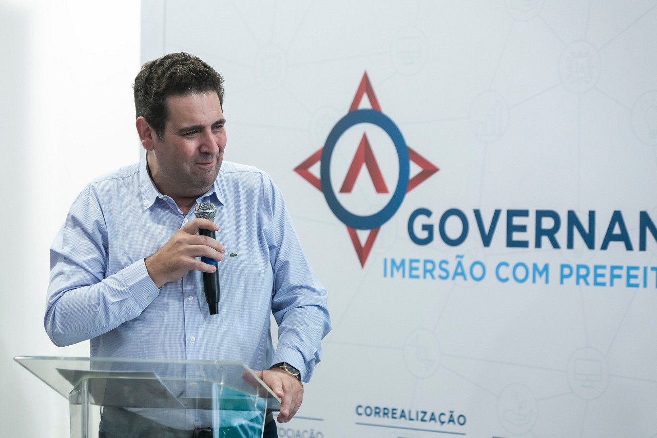 O presidente da AMM, Marcos Vinícius Bizarro (sem partido), foi prefeito de Coronel Fabriciano por dois mandatos, entre 2017 e 2024