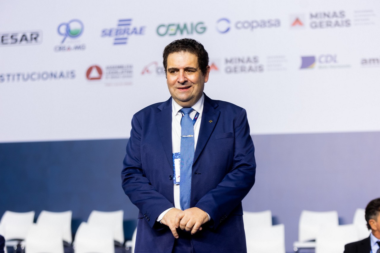 Reeleito em 2020, o prefeito de Coronel Fabriciano e presidente da AMM, Marcos Vinícius Bizarro (PSDB), não pode se candidatar a um novo mandato