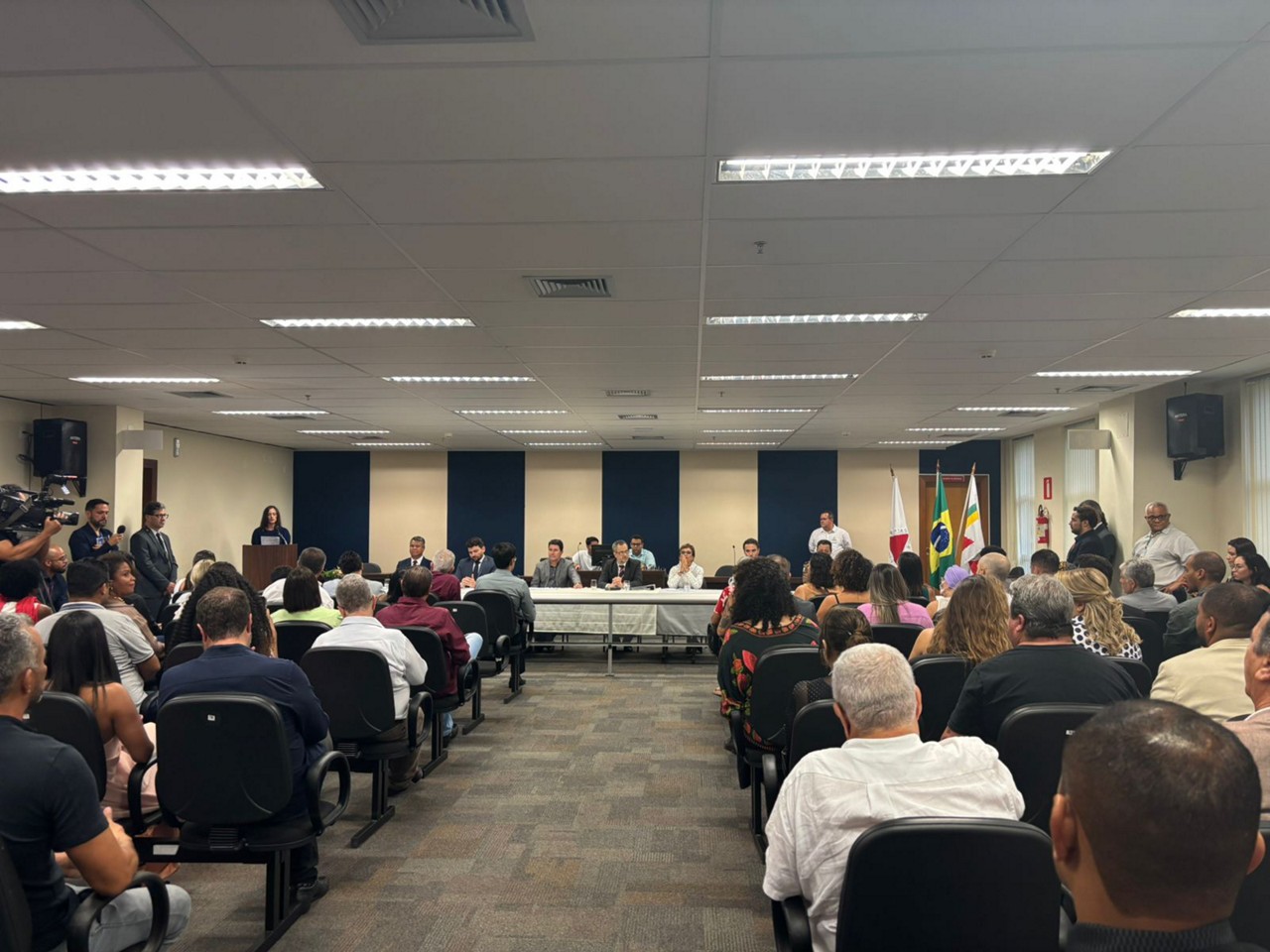A prefeita reeleita de Contagem, Marília Campos (PT), o vice-prefeito eleito, Ricardo Faria (PSD), e os 25 vereadores escolhidos para a legislatura de 2025-2028 foram diplomados
