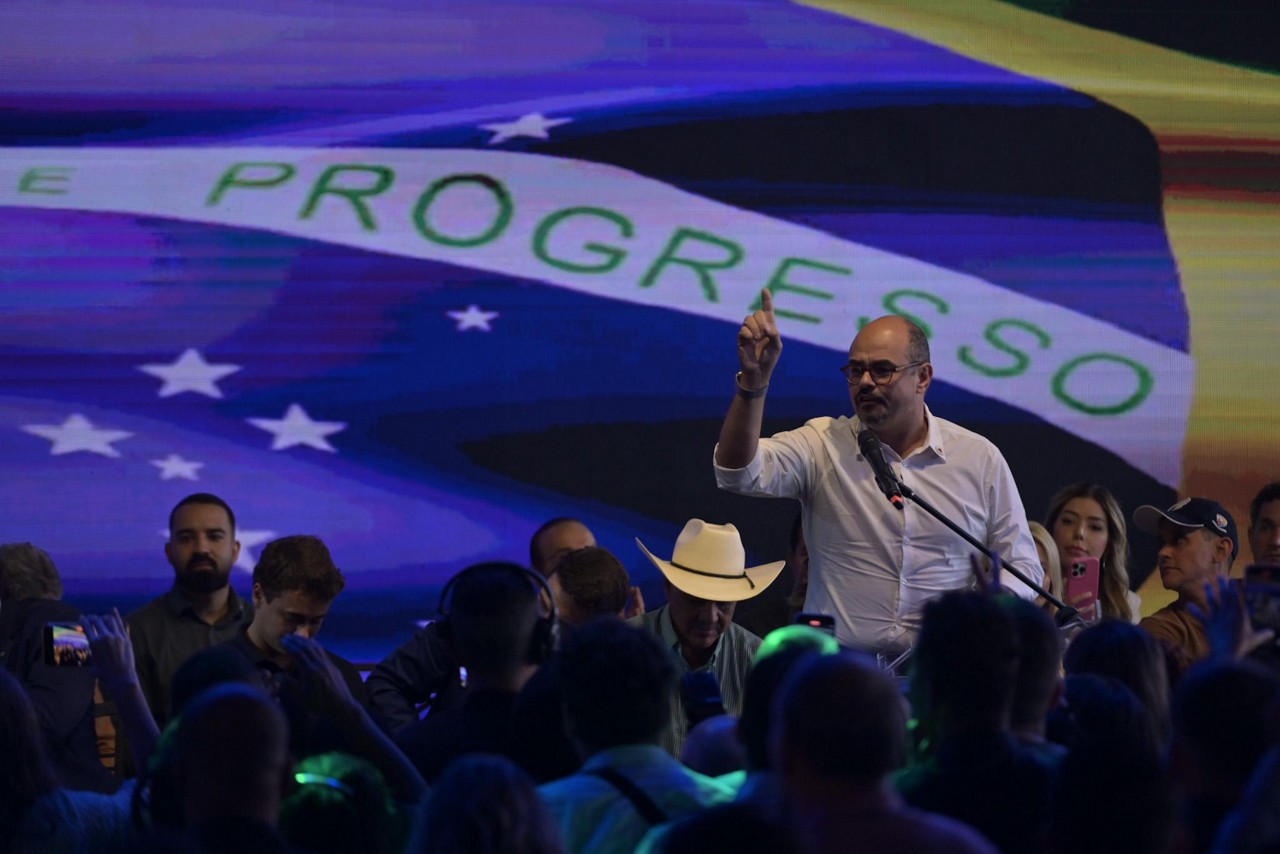 Simões foi convidado ao microfone antes do discurso de Jair Bolsonaro, que visitou Belo Horizonte nesta quinta (30 de junho)