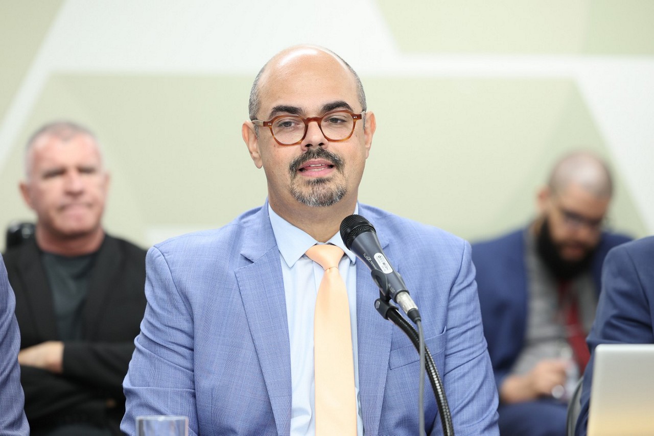 Mateus Simões passou a assumir algumas agendas do governador Romeu Zema (Novo) para se tornar mais conhecido entre os mineiros