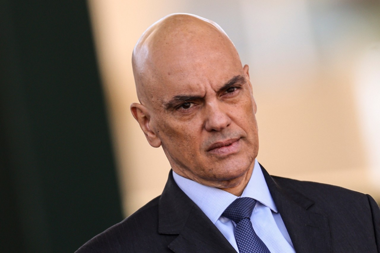 Após a plataforma X não cumprir com a ordem do ministro Alexandre de Moraes, foi ordenada a suspensão imediata da rede social