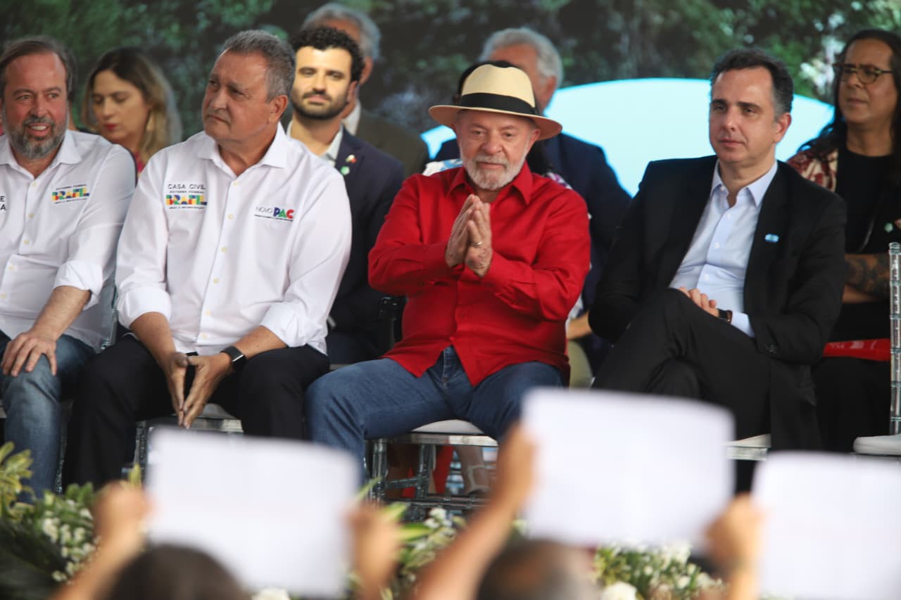 Senador Rodrigo Pacheco (PSD) participa de anúncio de obra de mobilidade em Contagem