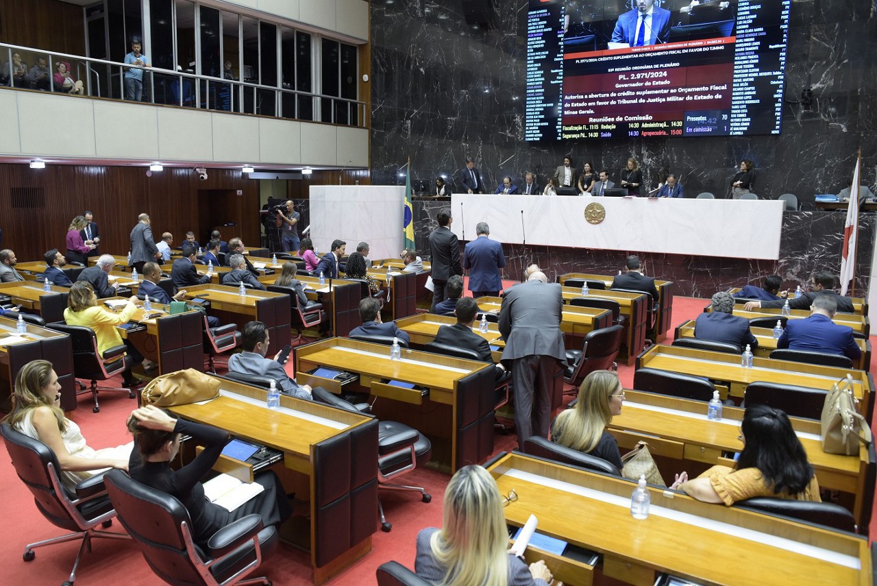 A diferença entre votos favoráveis e contrários ao reajuste do piso e do teto do Ipsemg caiu de 23 para 12 entre o 1º e o 2º turno na ALMG