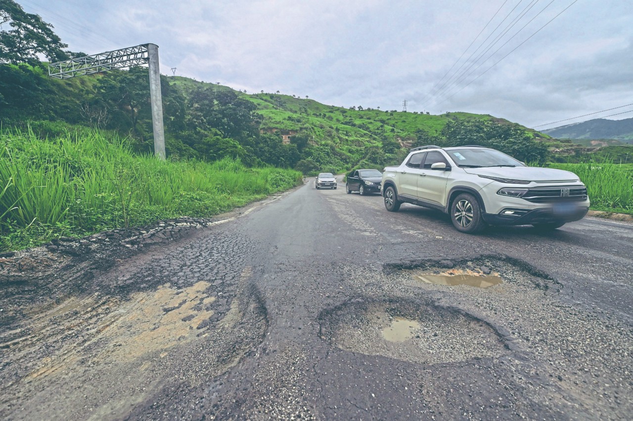 Motoristas sofrem com falta de manutenção de trecho da BR-381 em Ipatinga