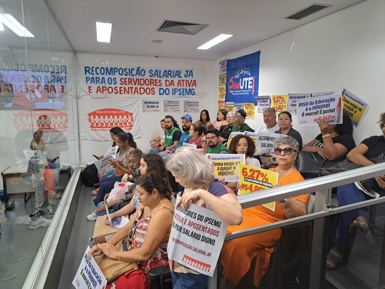 Assembleia discute reajuste salarial de servidores