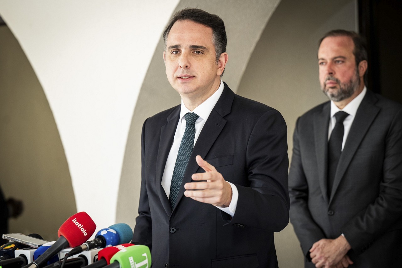 Antigos aliados, o senador Rodrigo Pacheco (PSD) e o ministro de Minas e Energia, Alexandre Silveira (PSD), se afastaram nos últimos meses