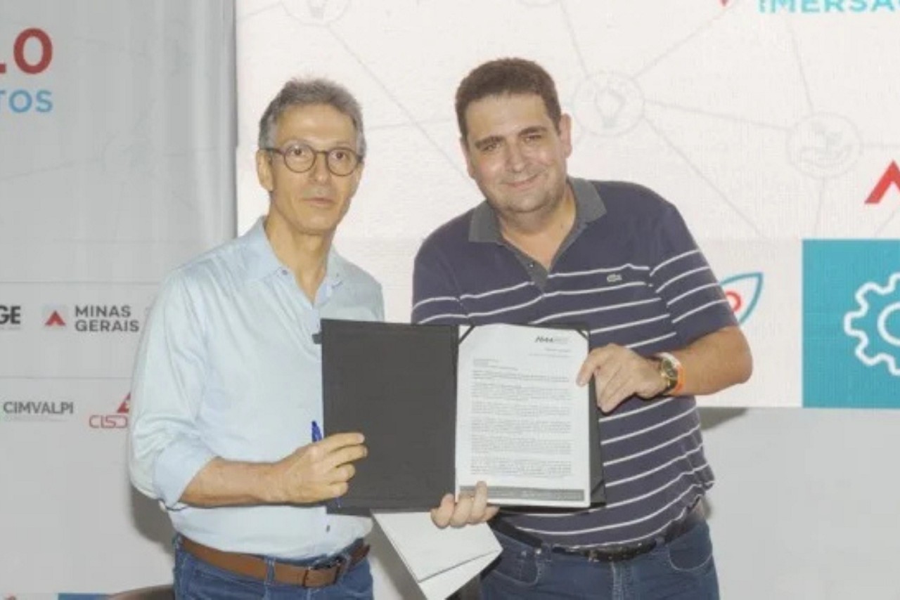Governador de Minas Gerais, Romeu Zema (Novo), e presidente da AMM, Marcos Vinicius Bizarro