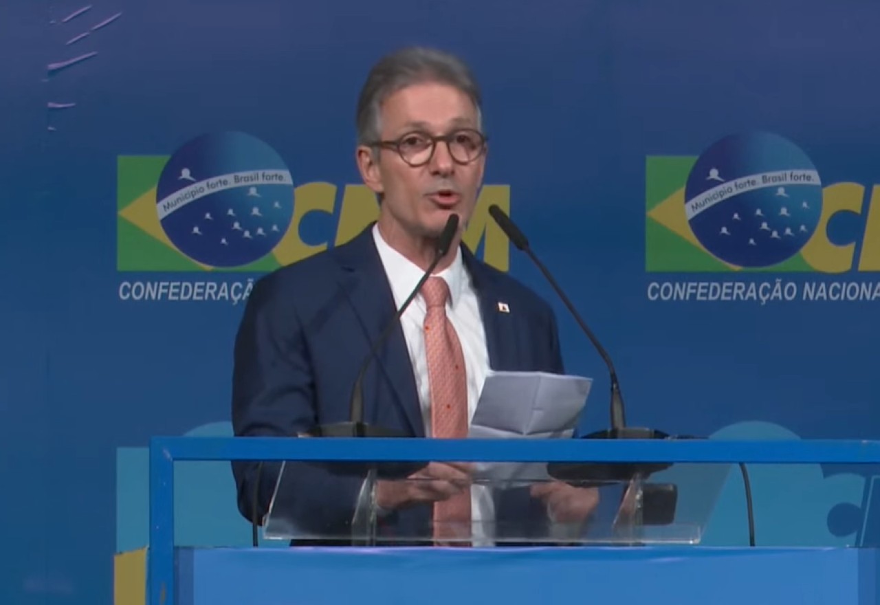 Governador de Minas Gerais, Romeu Zema, participa de Marcha em Defesa dos Municípios