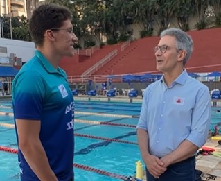 Para cumprir a promessa, Zema terá que nadar pelo menos 2 km em água gelada, já que foram quatro mineiros medalhistas