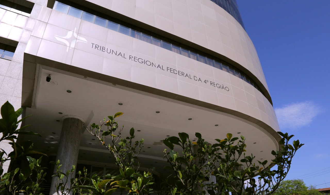 A defesa do empresário Luis Alfeu Alves de Mendonça irá recorrer ao TRF-4 para tentar reformar a sentença da 13ª Vara Federal de Curitiba (PR)