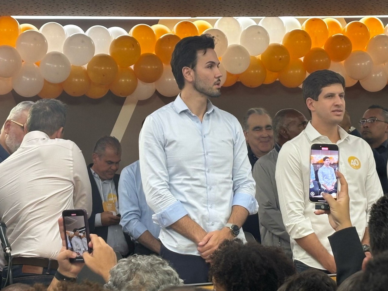 Presidente da Assembleia, deputado Tadeu Martins Leite (MDB), em encontro com João Campos (PSB), prefeito de Recife